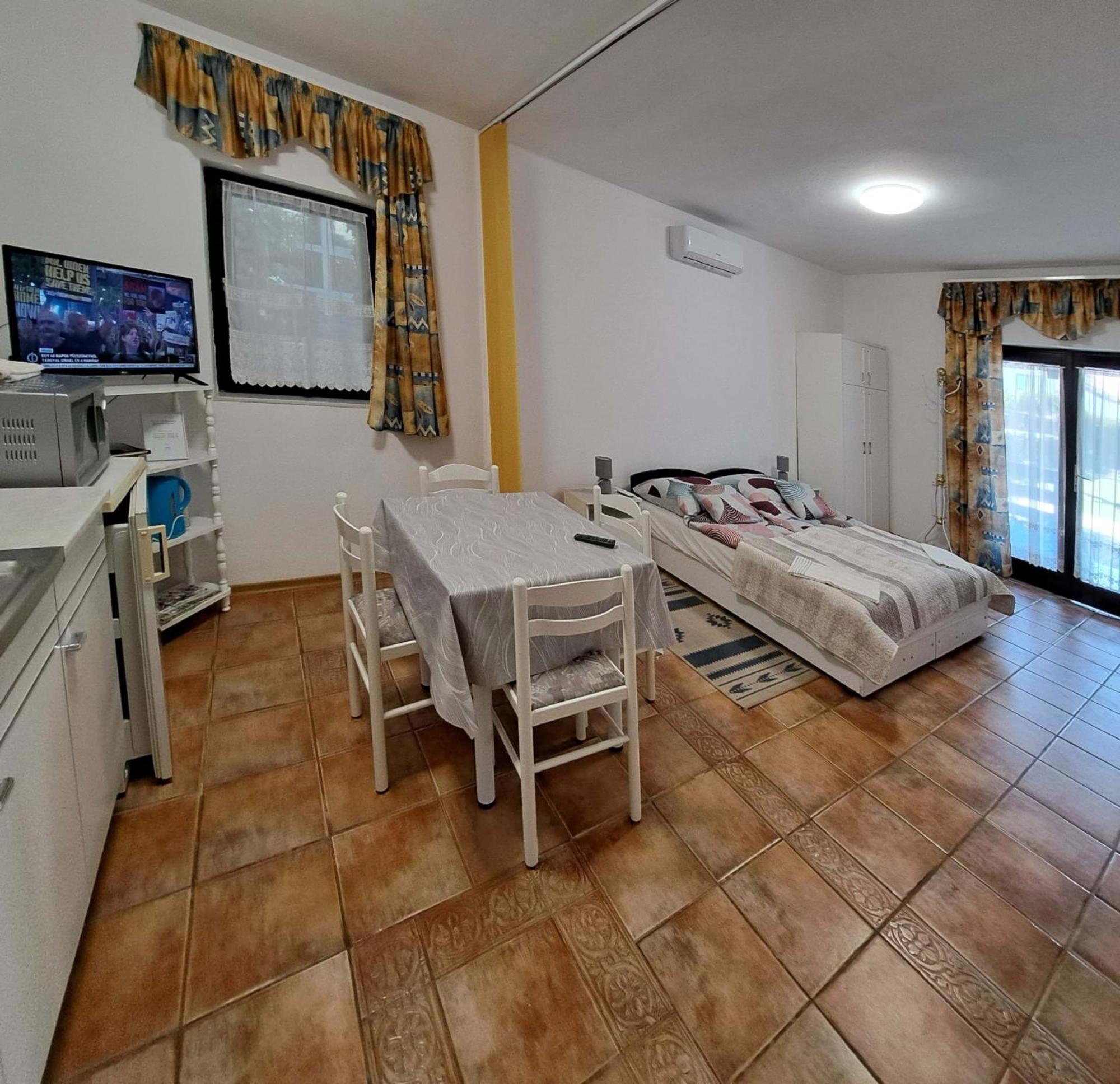 Istvan Apartmanok 케츨리 외부 사진